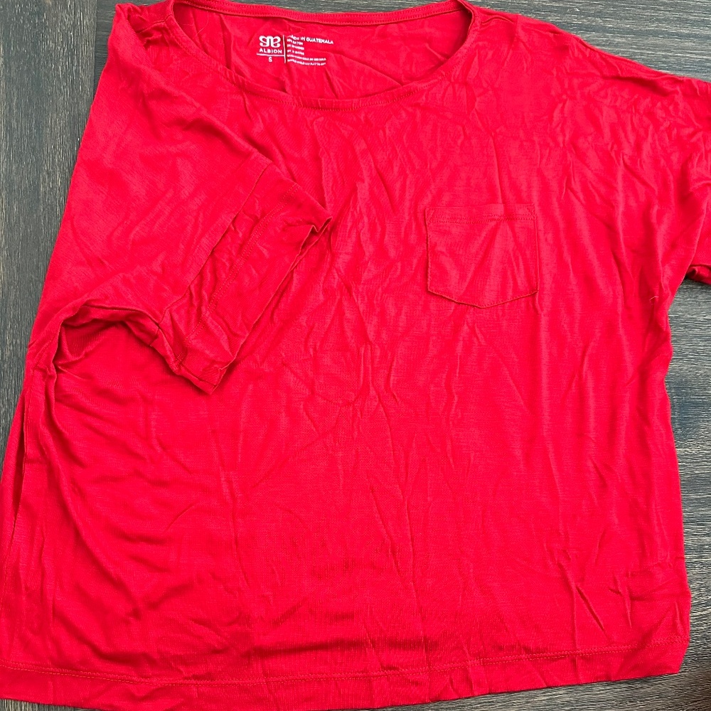 Albion soft pocket tee